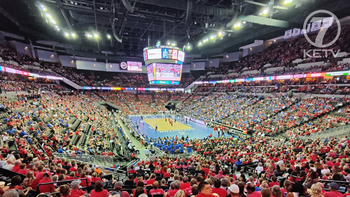 Nebraska volleyball topples Creighton with a recordbreaking crowd