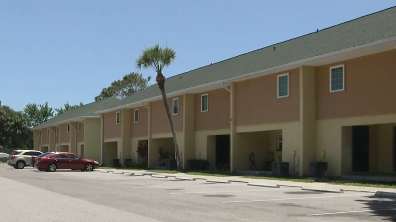 Kids locked out of St. Pete home break into neighbor's house for food ...