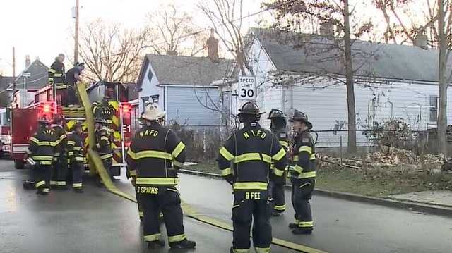 Woman escapes early-morning house fire in New Albany - Vimarsana News