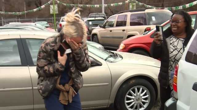 Woman whose car was stolen off the side of I-75 surprised with new car - Vimarsana News