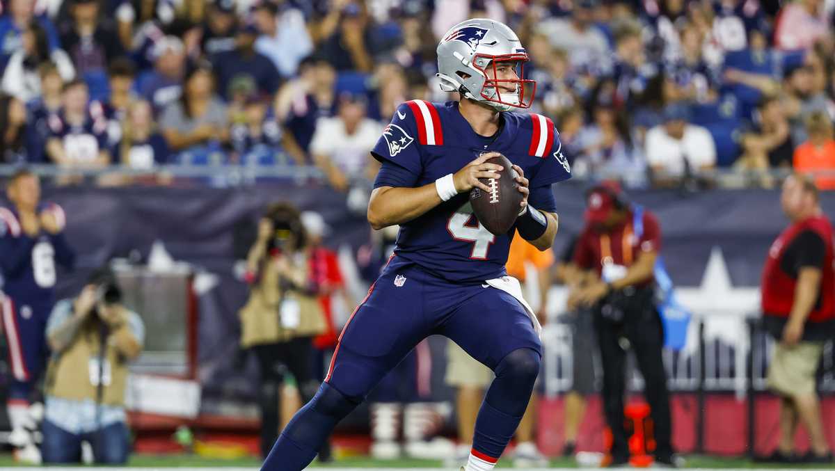 Mac Jones sits out Patriots preseason opener against Giants