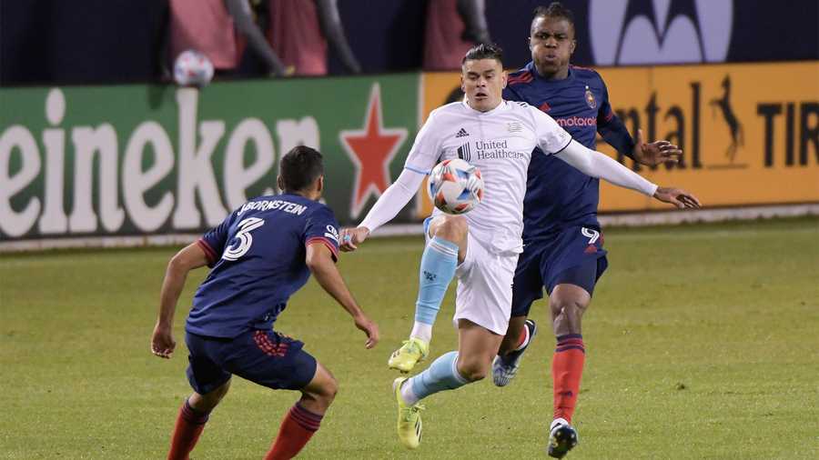 New England Revolution 3, Chicago Fire 3