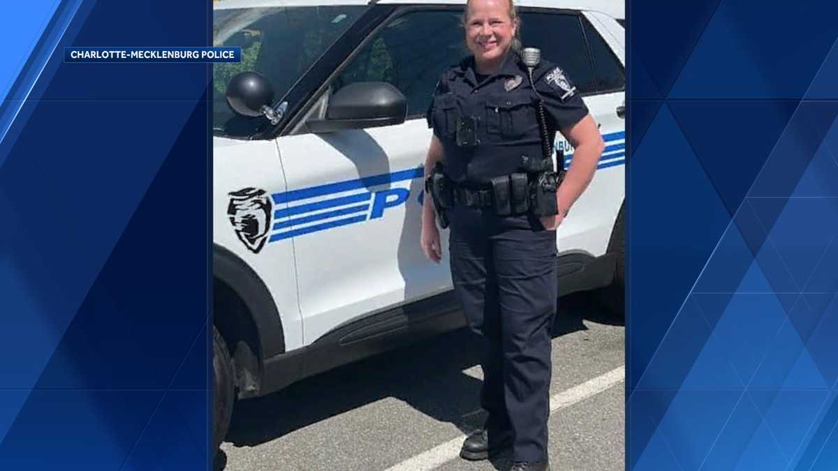 North Carolina police officer helps woman deliver baby(01)