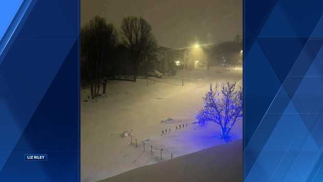 Photos: Heavy snowfall throughout the Omaha area Friday morning