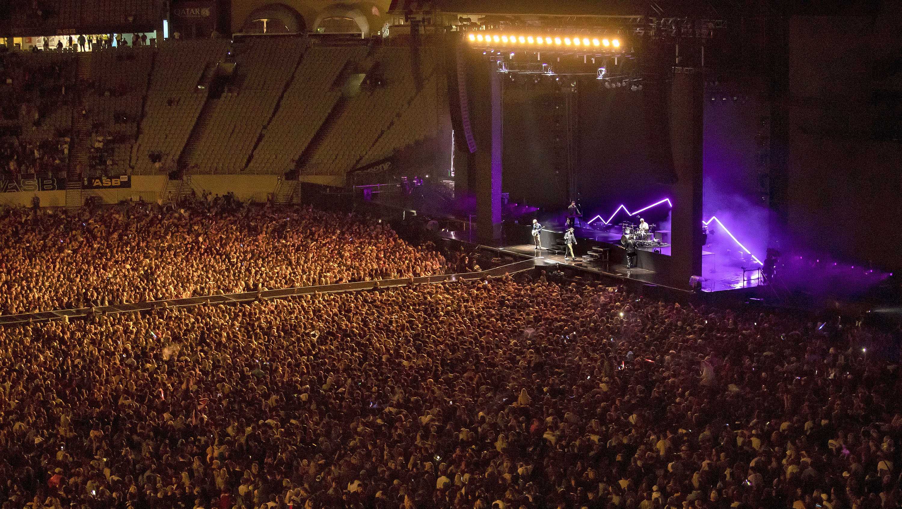New Zealand band plays to 50,000 fans, a sight to see in pandemic - Vimarsana News