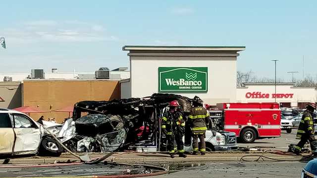 Louisville man identified as driver killed in fiery crash after fleeing from police in New Albany - Vimarsana News