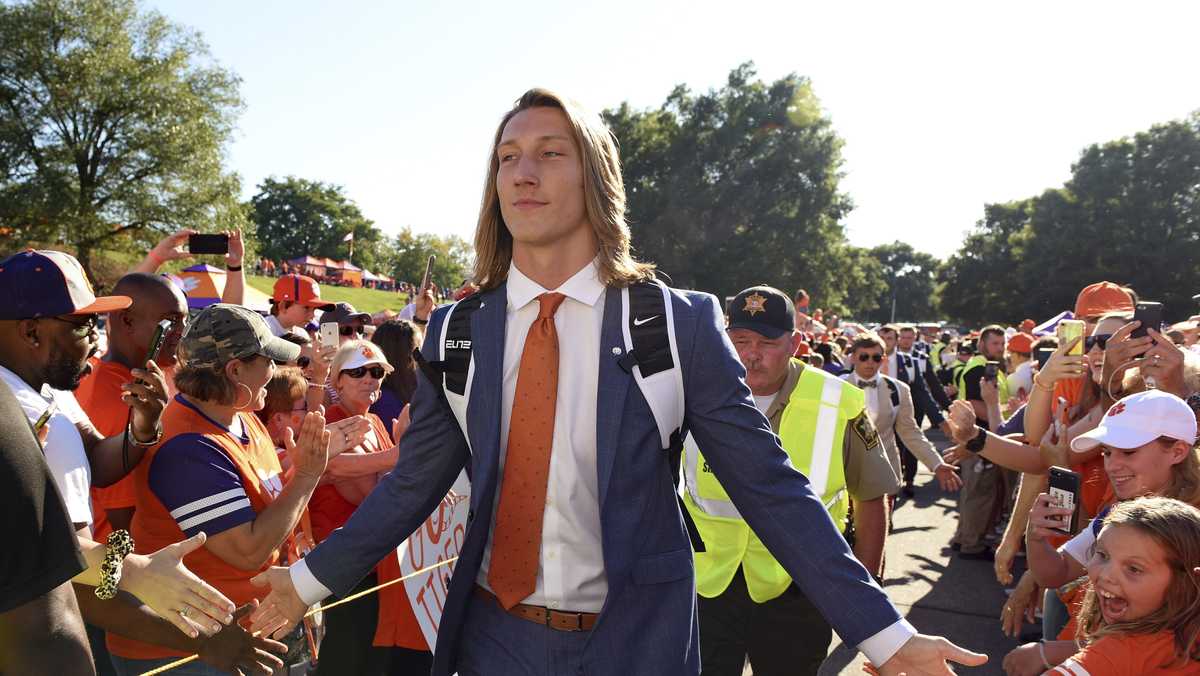 Urban Meyer's Jacksonville Jaguars select Trevor Lawrence with No. 1 pick  in NFL Draft