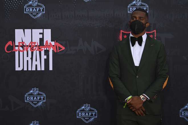 Florida&#x20;tight&#x20;end&#x20;Kyle&#x20;Pitts&#x20;appears&#x20;on&#x20;the&#x20;Red&#x20;Carpet&#x20;at&#x20;the&#x20;Rock&#x20;&amp;&#x20;Roll&#x20;Hall&#x20;of&#x20;Fame&#x20;before&#x20;the&#x20;NFL&#x20;football&#x20;draft,&#x20;Thursday,&#x20;April&#x20;29,&#x20;2021,&#x20;in&#x20;Cleveland.