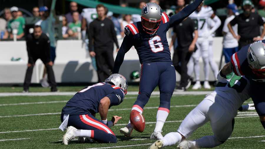 New England Patriots kicker Nick Folk (6) kicks a friend goal during the first half of an NFL football game against the New York Jets, Sunday, Sept. 19, 2021, in East Rutherford, N.J. (AP Photo)