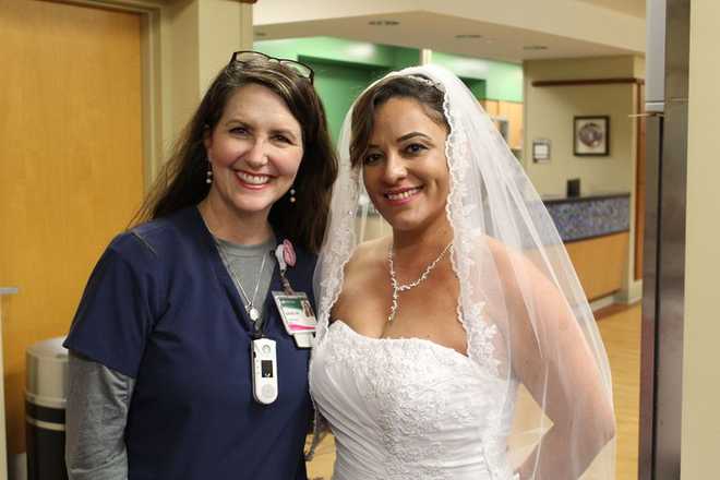 parents&#x20;marry&#x20;in&#x20;NICU