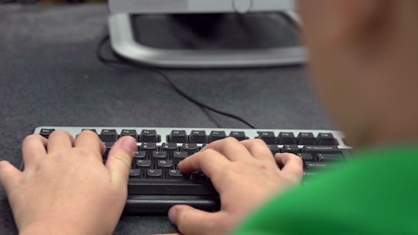 Largest local school district goes virtual, others close - Vimarsana News