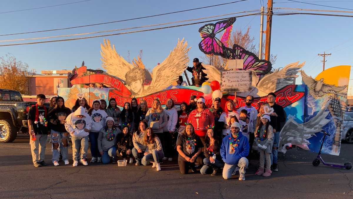 New float at Albuquerque Twinkle Light Parade inspires end to gun violence