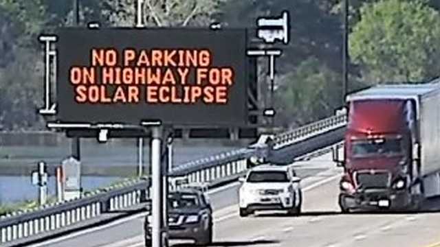 Arkansas asks drivers not to pull over to view the eclipse - Vimarsana News