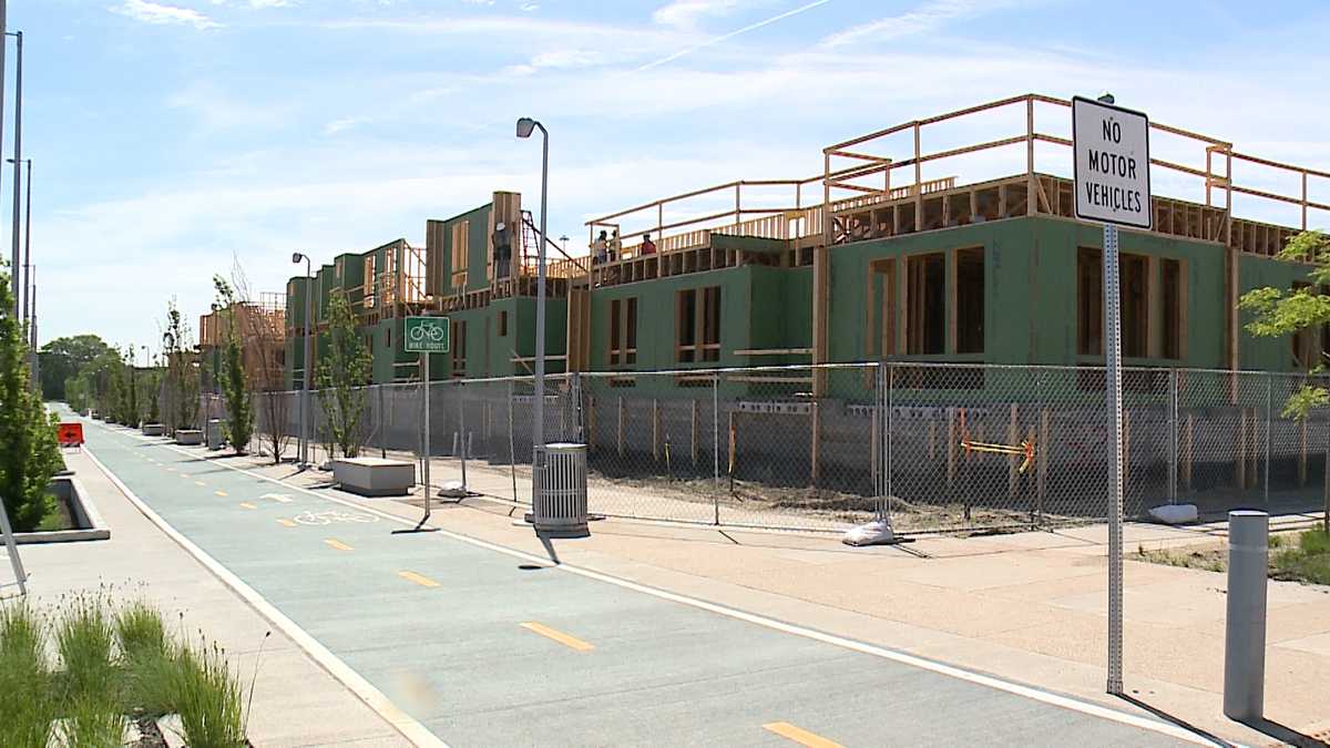 UPDATE River's Edge apartments, townhomes ready for lease this fall