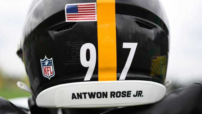 Steelers make individual choices on helmet decals