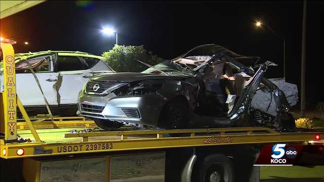 Police: 2 killed in multi-vehicle crash at Norman intersection - Vimarsana News