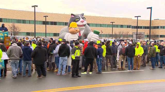 Protest opposes Amazon warehouse project in North Andover - Vimarsana News