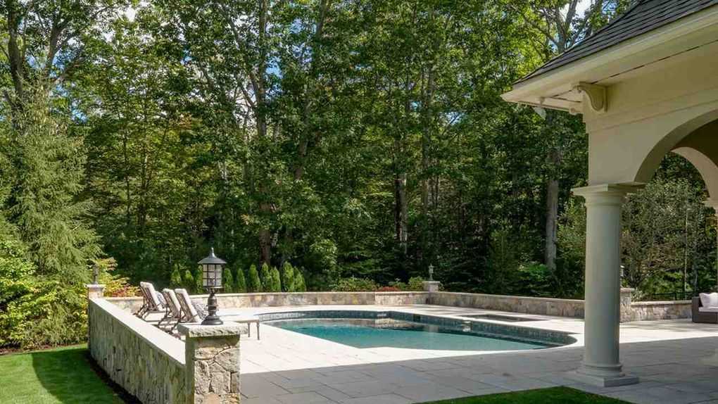 Mansion Monday: Stunning design a hallmark of this North Hampton estate