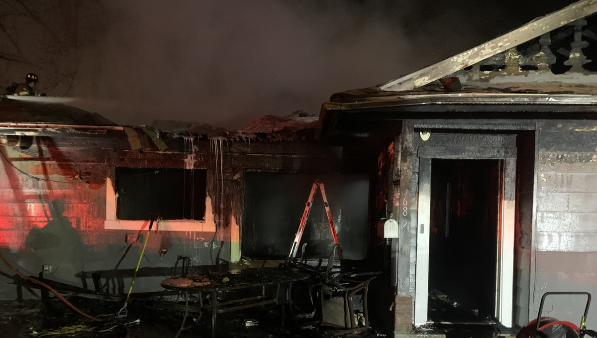 North Highlands house fire sends one victim to hospital