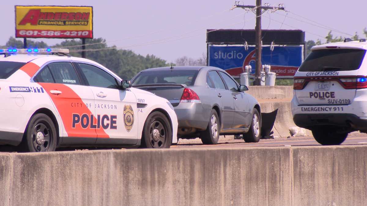 Woman dies on I-55 North after suffering medical emergency while driving