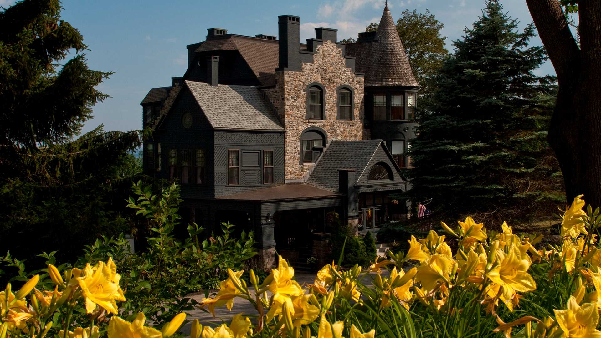 The Norumbega in Maine voted best - Norumbega Inn Camden Maine 686ecc59394cc 