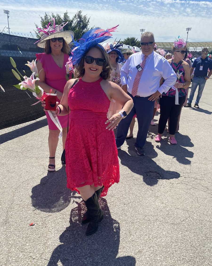 Kentucky Oaks Fashion Check Out The Looks At Churchill Downs kentucky-oaks-fashion-check-out-the-looks-at-churchill-downs