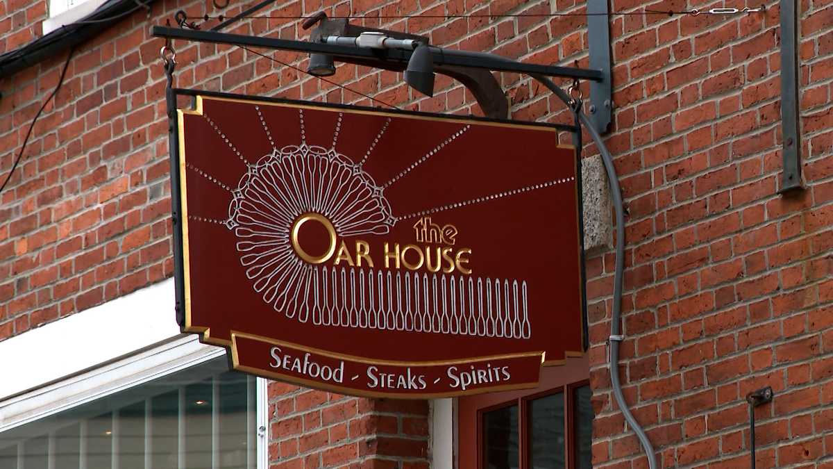 Eating at The Oar House