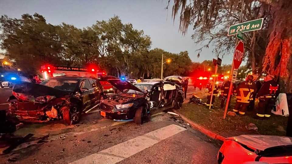 Ocala officer injured in crash involving cruiser, 2 other cars