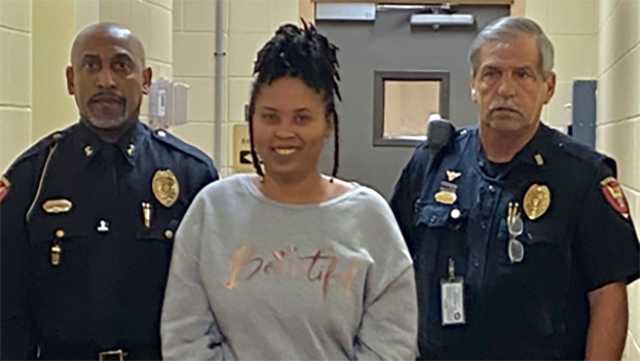 Woman accused of shooting husband surrenders to Vicksburg police