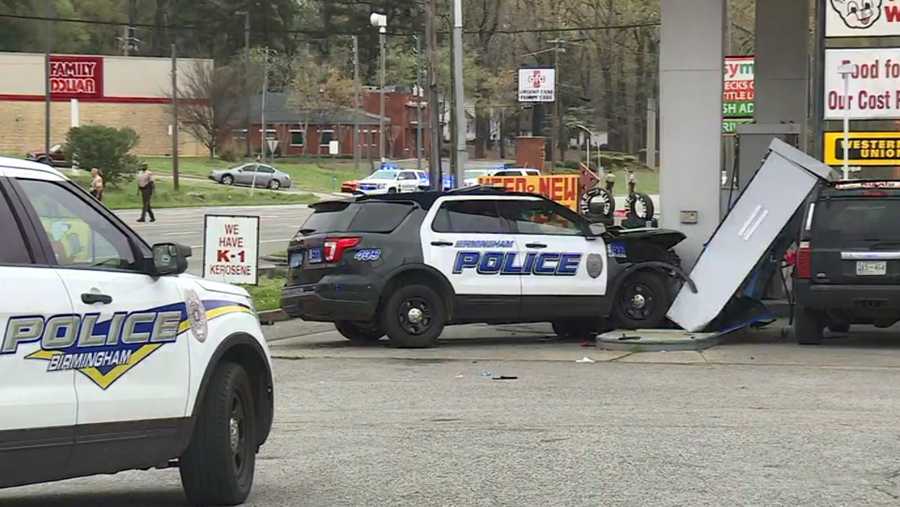 Birmingham Police officer and 4 others in crash