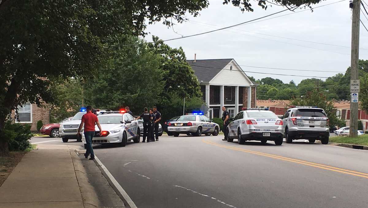 Suspect in custody after late night shooting of LMPD officer