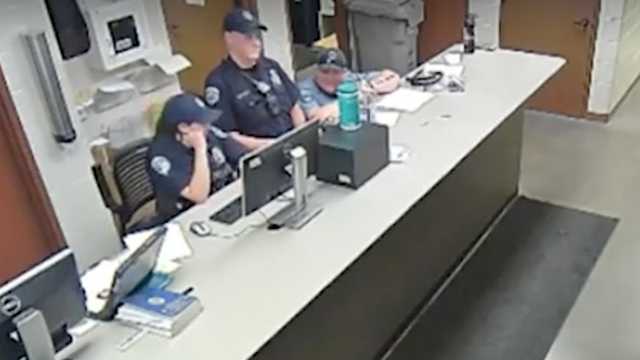 'Ready for the pop?' Police video shows Colorado officers reacting to arrest of woman with dementia - Vimarsana News