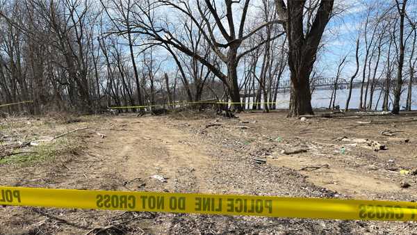 Police investigating body found in bank of Ohio River at Louisville park