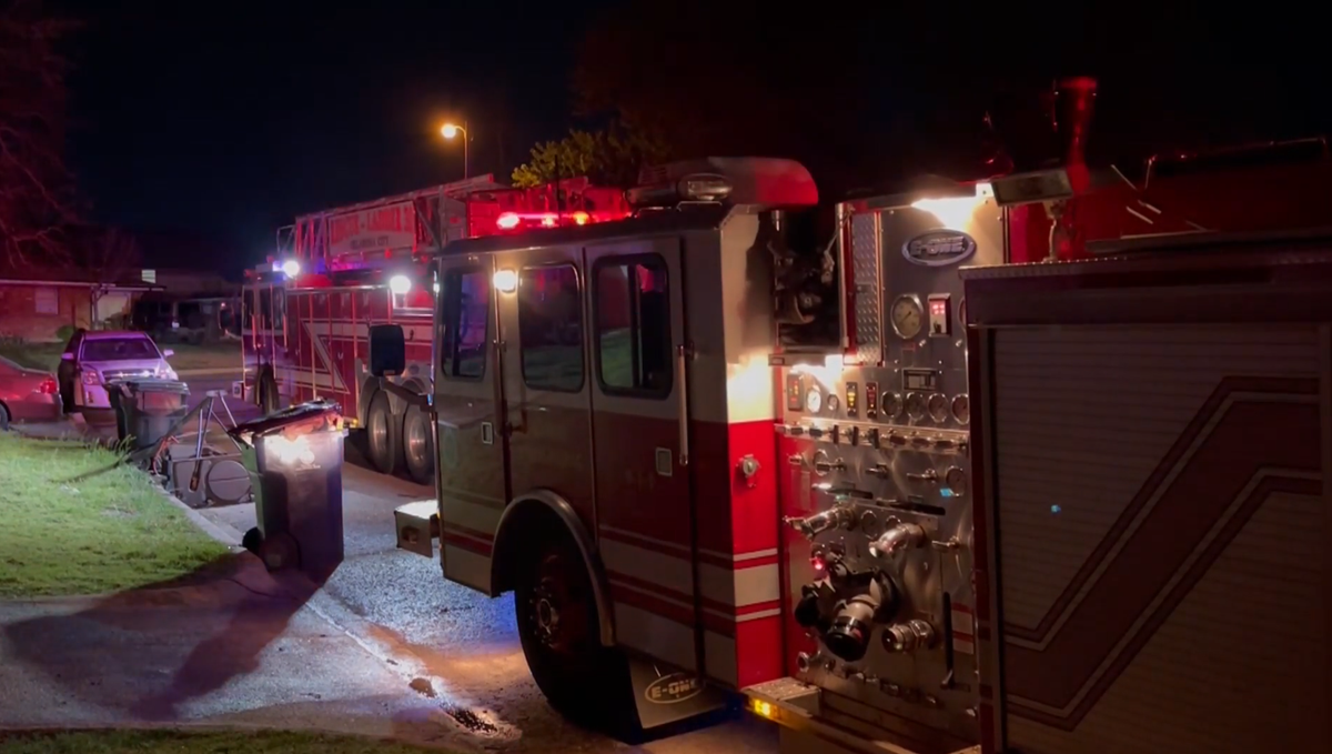 Four people escape from northwest Oklahoma City house fire