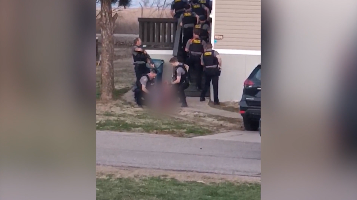 Oklahoma City police shoot armed suspect, find dead man in home - KOCO