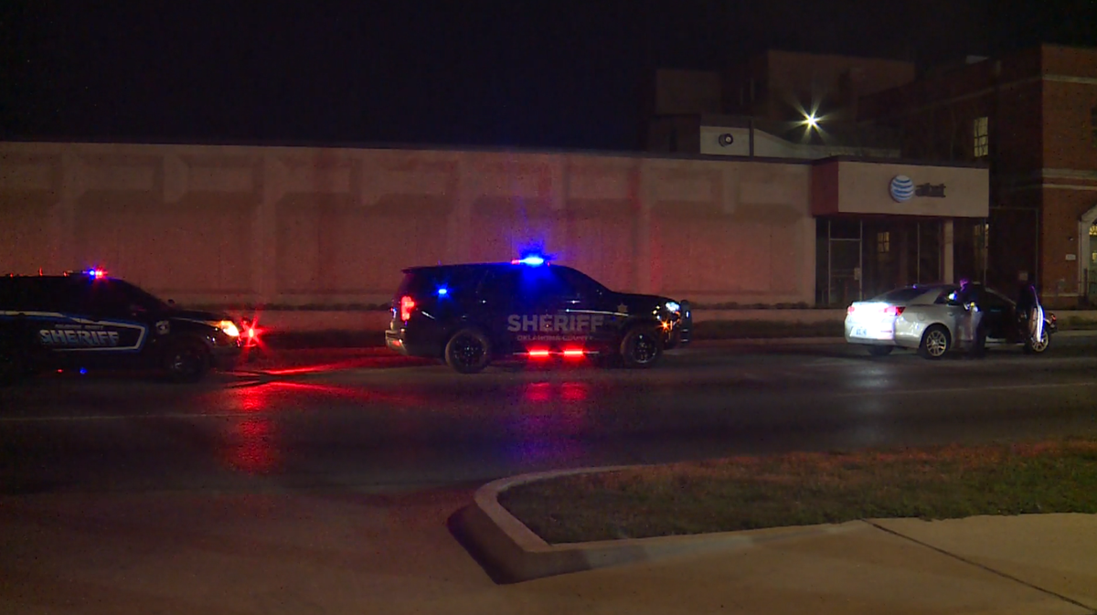 Deputies Search For 2 Suspects After High Speed Chase In Okc