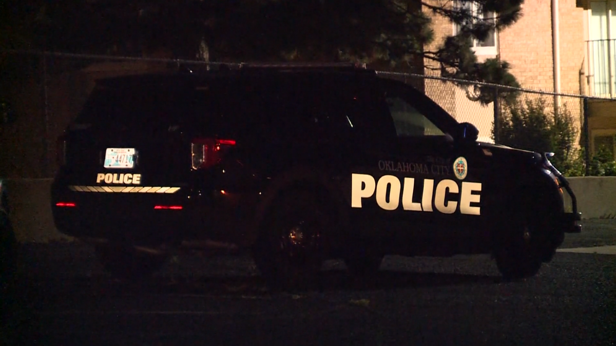 Oklahoma City police search for burglar who broke into school