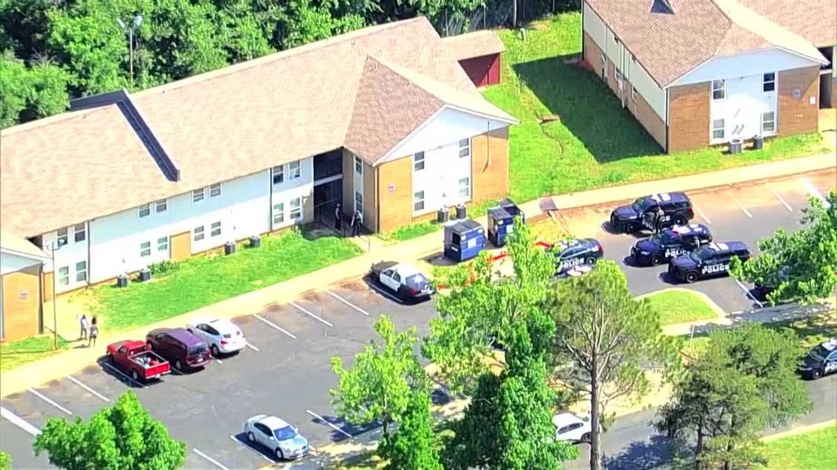 Oklahoma City police investigate shooting at apartment complex