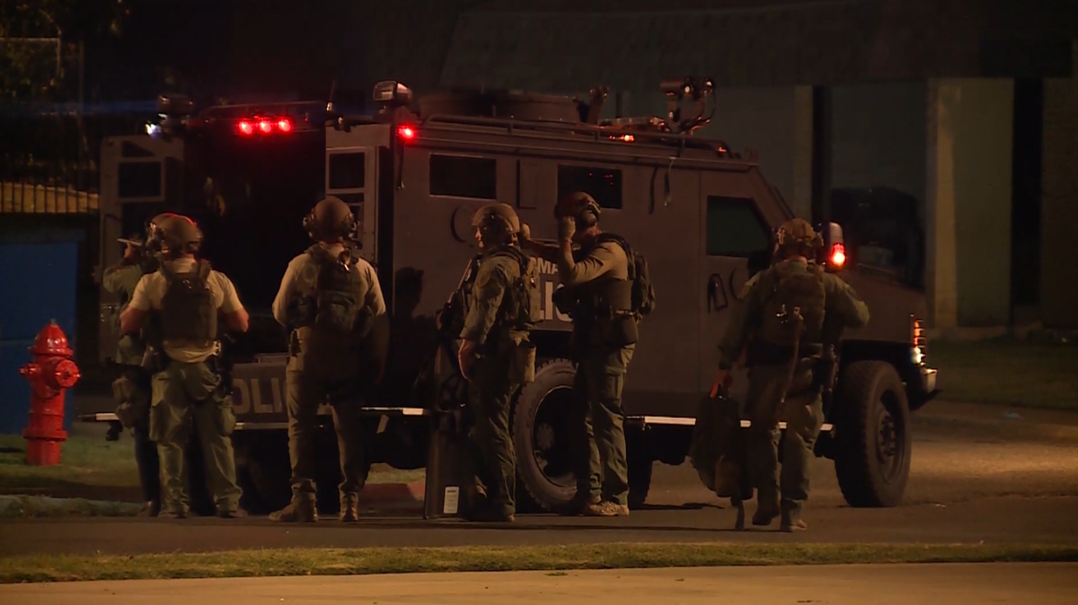 Oklahoma City police take person into custody after standoff - KOCO