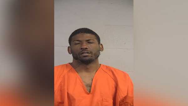2 people killed in gas station parking lot shooting on Poplar Level Road