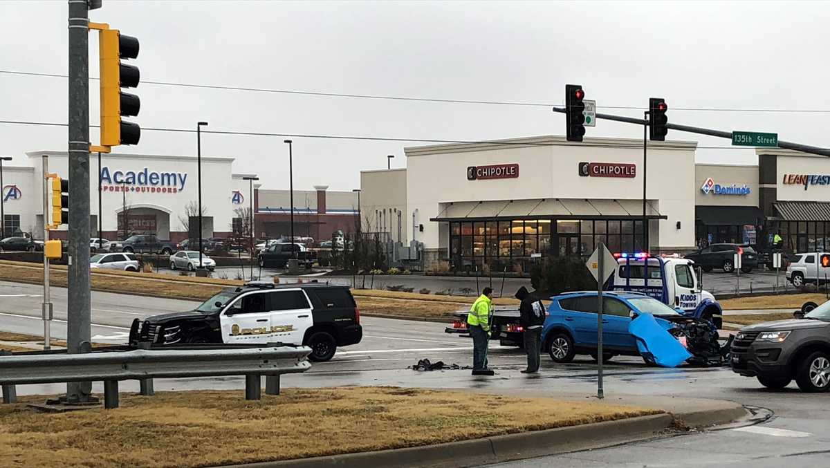 Olathe police cruiser, car collide Monday afternoon