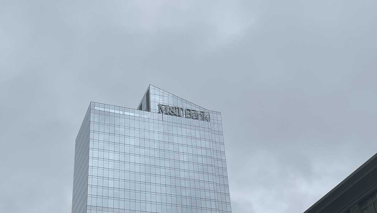 Bank with large downtown office to expand in-office requirements