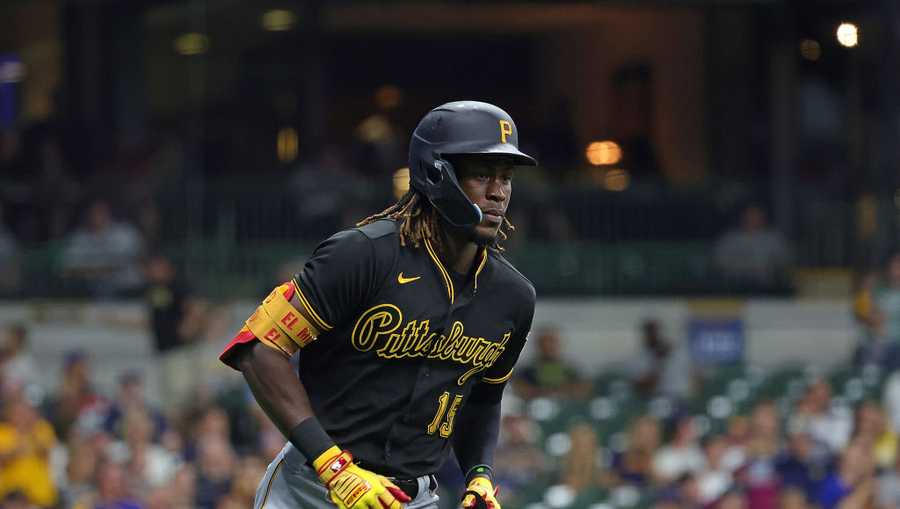 Oneil Cruz of the Pittsburgh Pirates in action against the Chicago  Nieuwsfoto's - Getty Images