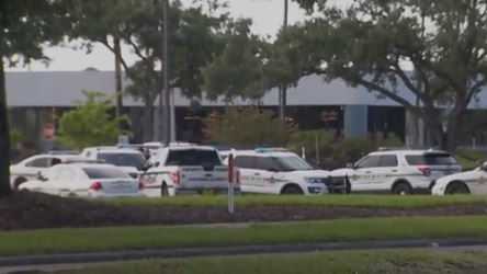 Witnesses recall Florida Mall chaos after false shooting rumors