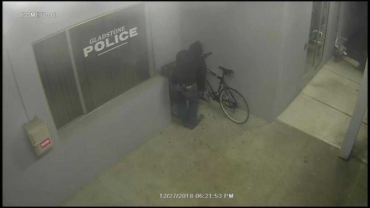 Man caught on camera attempting to steal bike outside police station