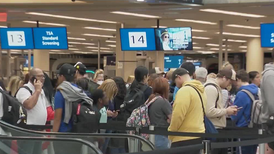 Thanksgiving travel Etiquette to follow at Orlando airport