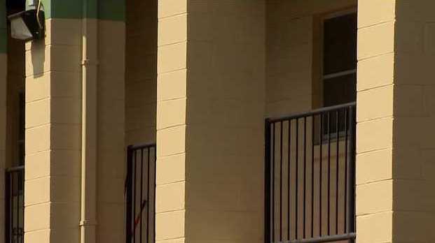 Police searching for 2 suspects accused of hitting man with hammer, stealing money from Orlando home - Vimarsana News