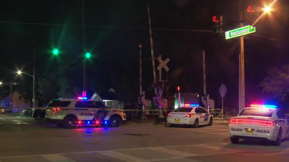 Man dies after being found shot in Orlando street