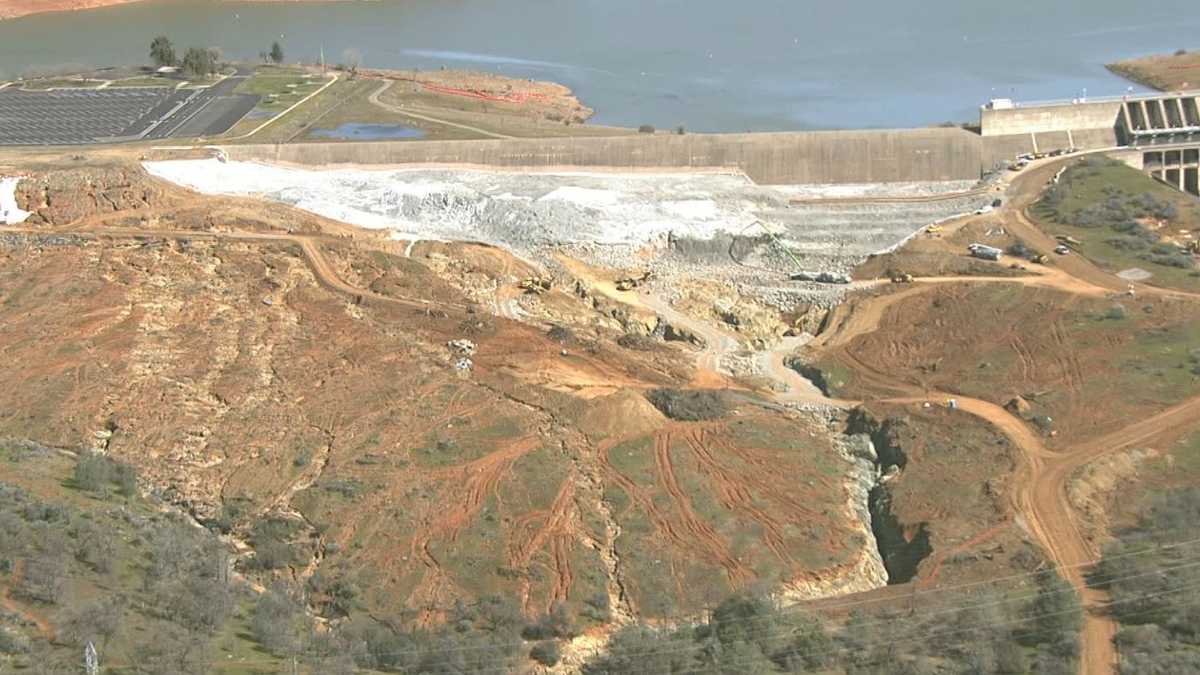 20 photos depict massive repair site at Lake Oroville - Oroville 16 Jpg 1488495527.jpg?crop=0