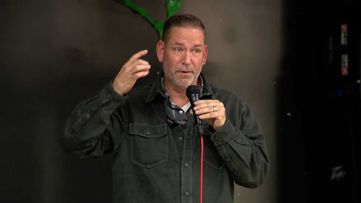 In South Omaha, Dan Osborn holds 24th town hall of Senate campaign